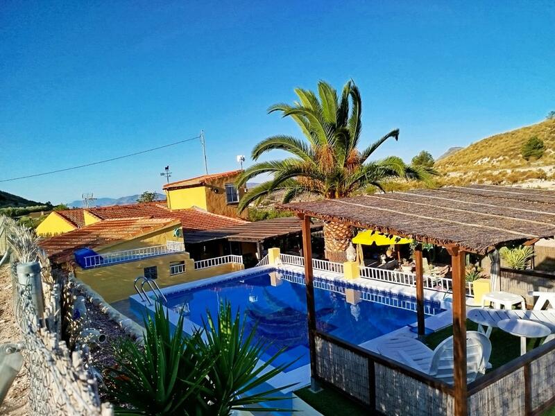 Villa à vendre dans Petrer, Alicante