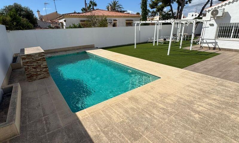 2 bedroom Villa for sale