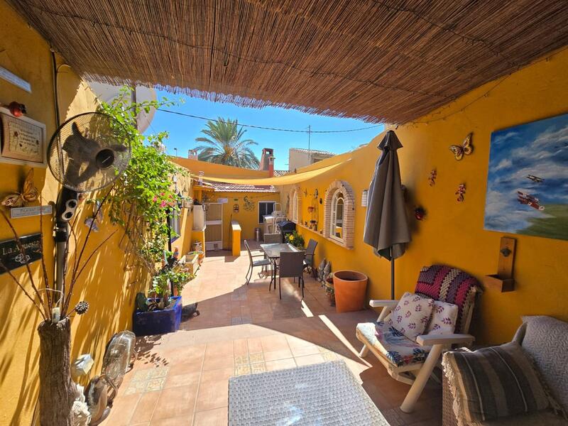 3 bedroom Townhouse for sale