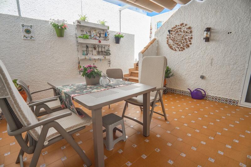 2 bedroom Townhouse for sale