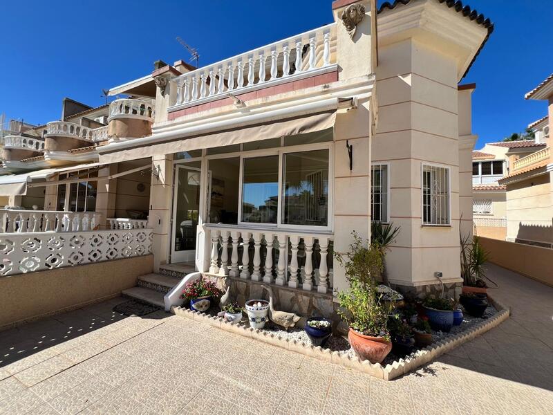 3 Cuarto Villa en venta