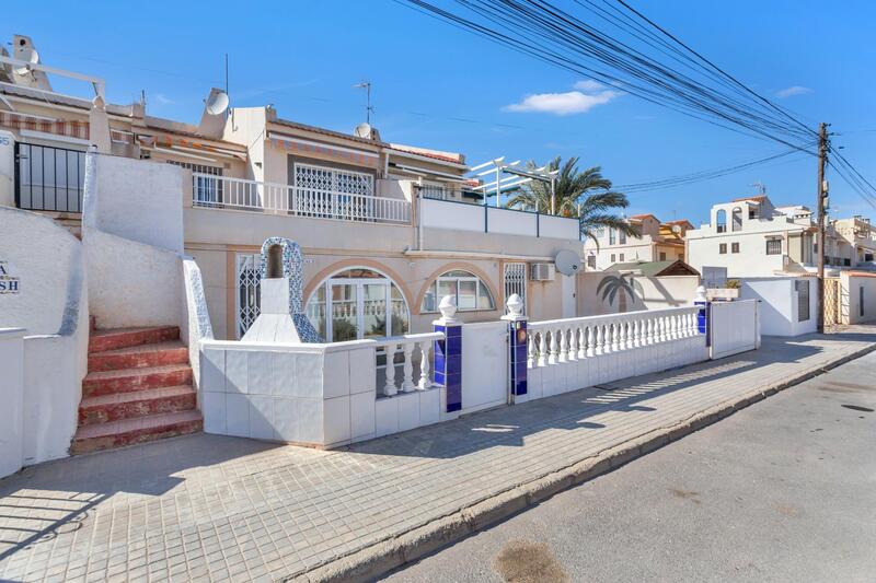 Villa à vendre dans Torrevieja, Alicante