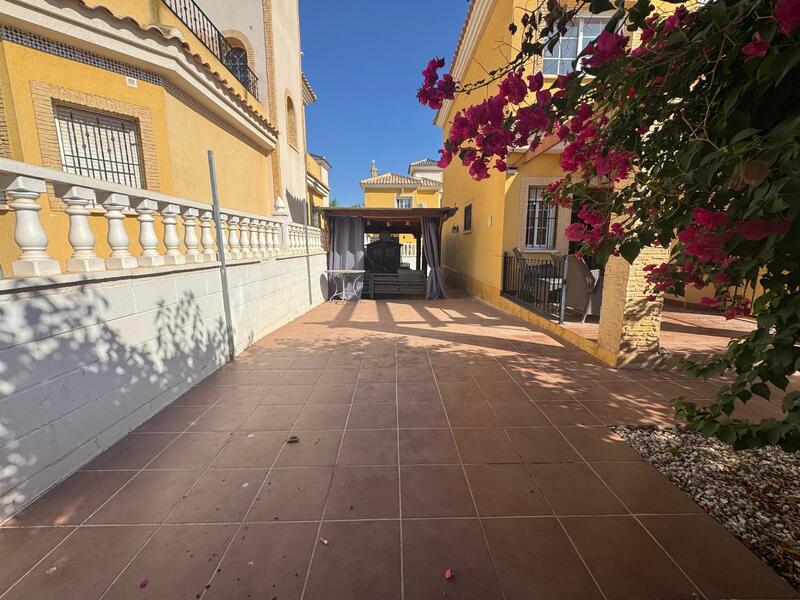 3 Schlafzimmer Landhaus zu verkaufen
