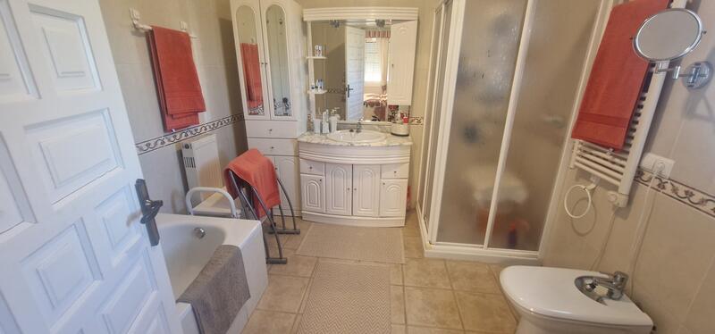 4 bedroom Villa for sale