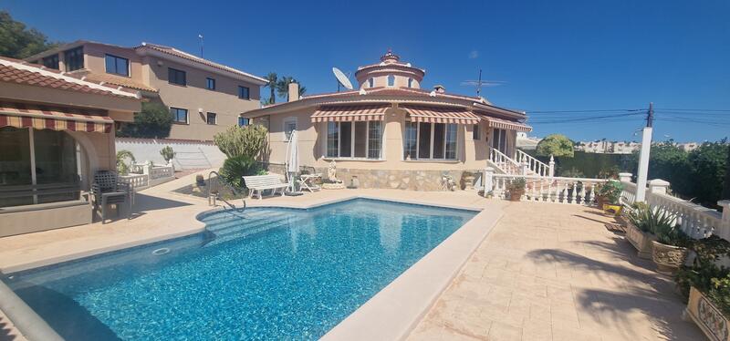 4 bedroom Villa for sale