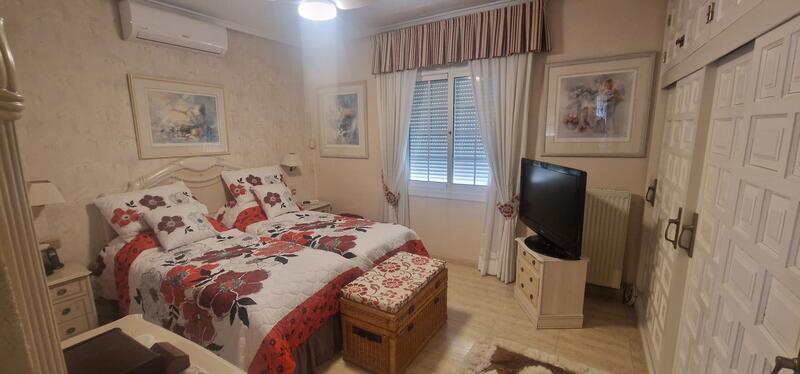4 bedroom Villa for sale