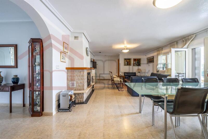 5 bedroom Villa for sale