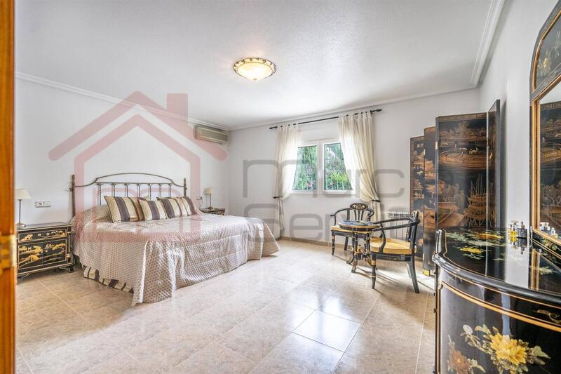 5 bedroom Villa for sale