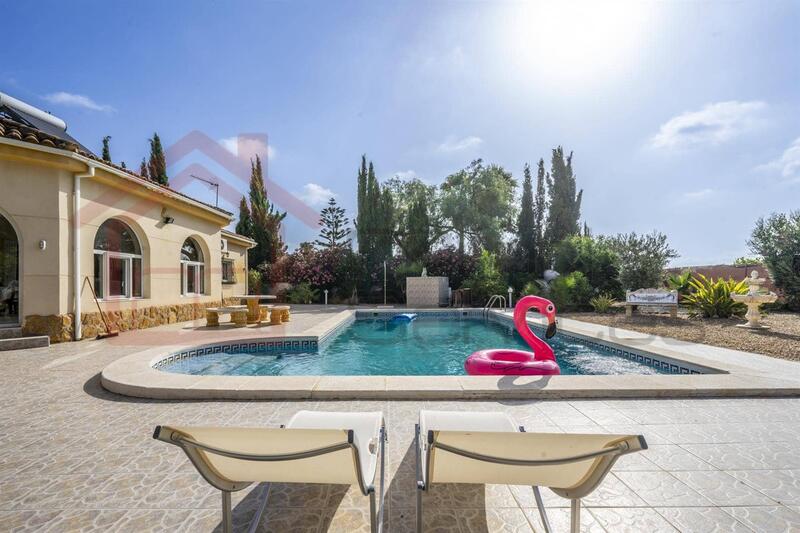 5 bedroom Villa for sale