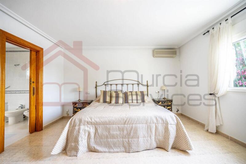 5 bedroom Villa for sale