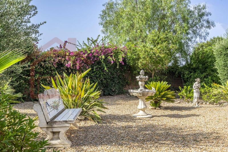 5 bedroom Villa for sale