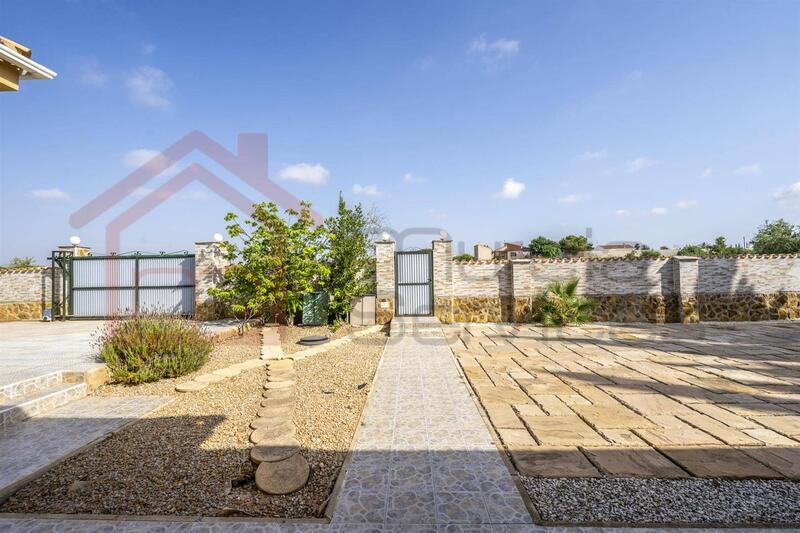 5 bedroom Villa for sale