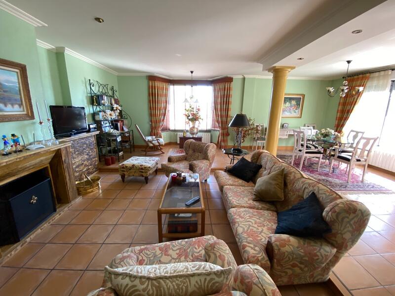 4 bedroom Villa for sale