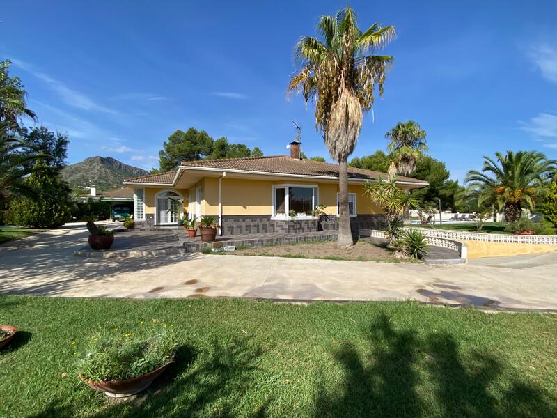 4 bedroom Villa for sale