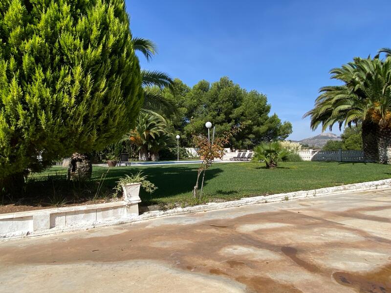 4 bedroom Villa for sale