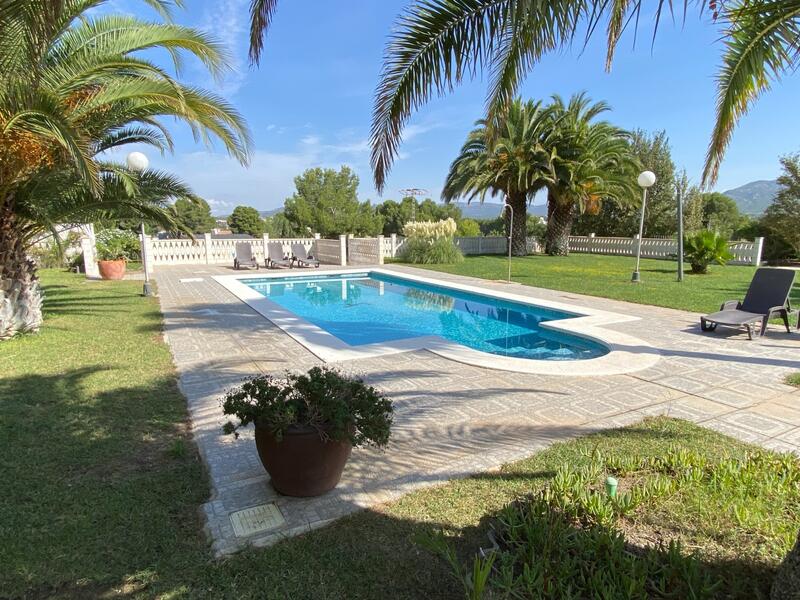 4 bedroom Villa for sale