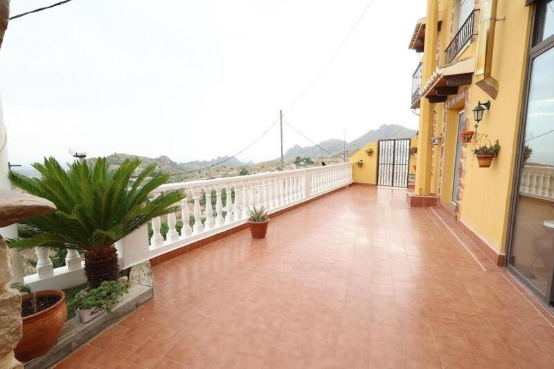 5 bedroom Villa for sale