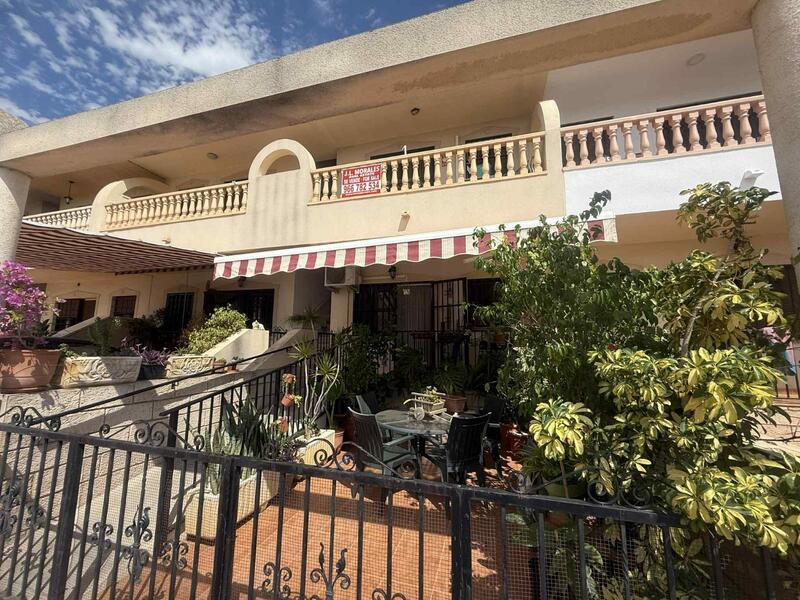 Duplex til salg i Daya Nueva, Alicante