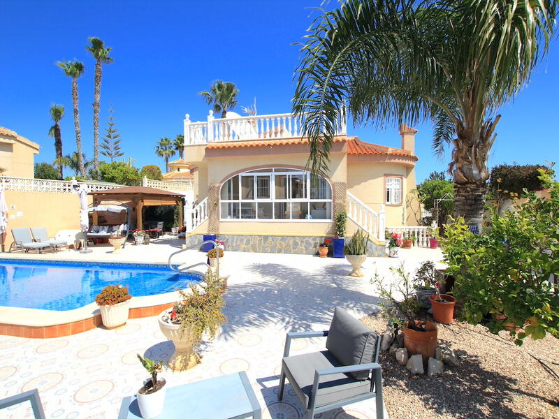 3 Cuarto Villa en venta