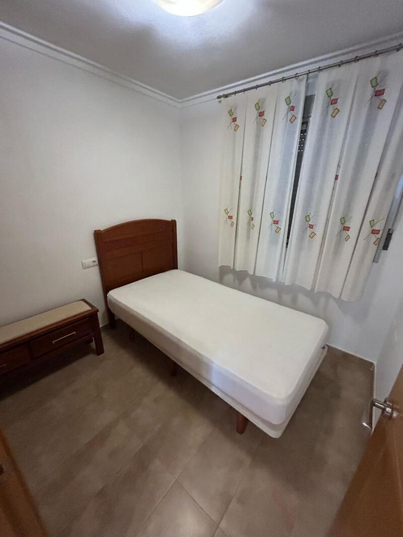 3 спальная комната городская тюрьма продается