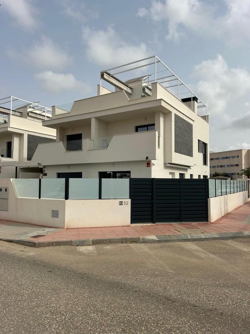 Villa en venta en Santiago de la Ribera, Murcia