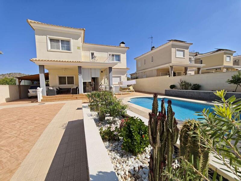 4 bedroom Villa for sale