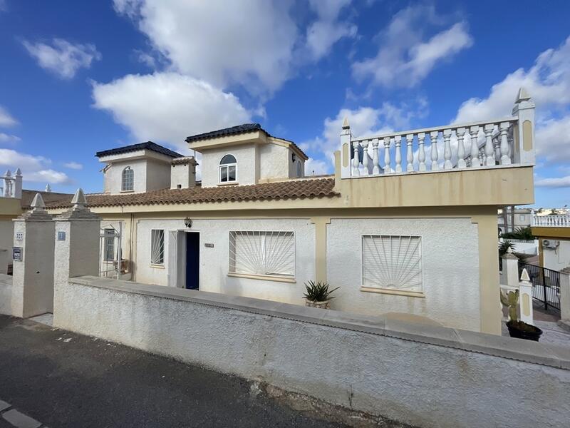 3 bedroom Townhouse for sale