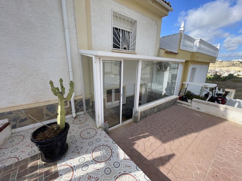 3 bedroom Townhouse for sale