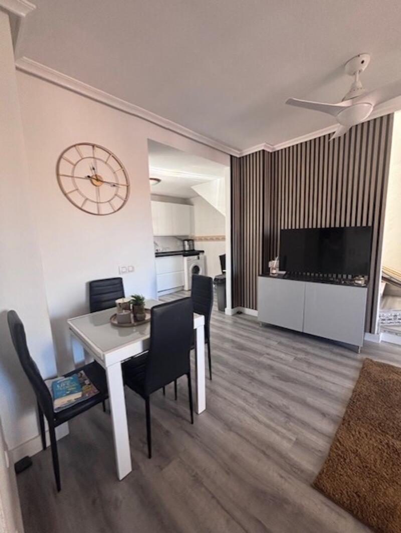 Apartamento en venta en Villamartin, Alicante