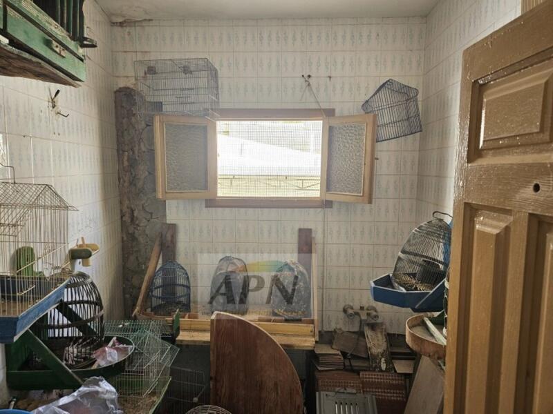 4 bedroom Townhouse for sale