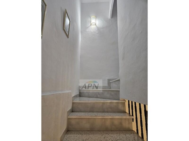 4 bedroom Townhouse for sale