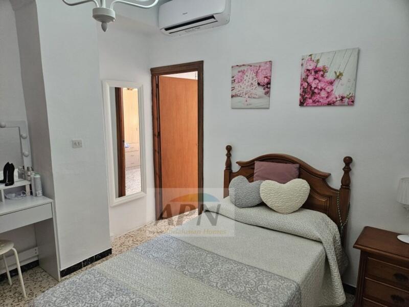 4 bedroom Townhouse for sale