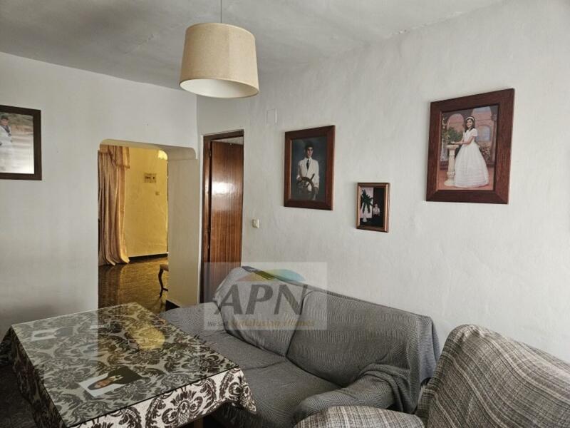 4 bedroom Townhouse for sale