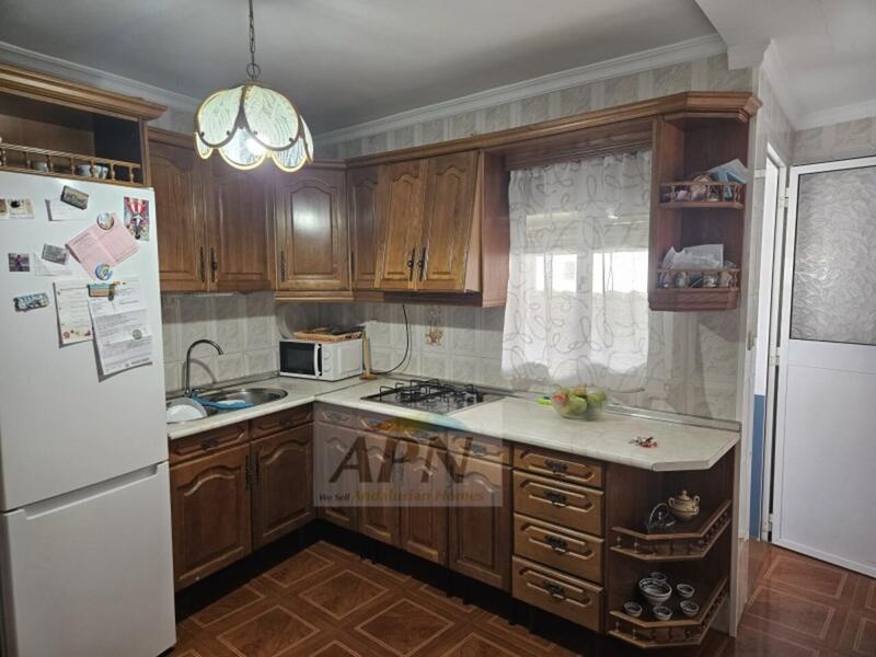 4 bedroom Townhouse for sale