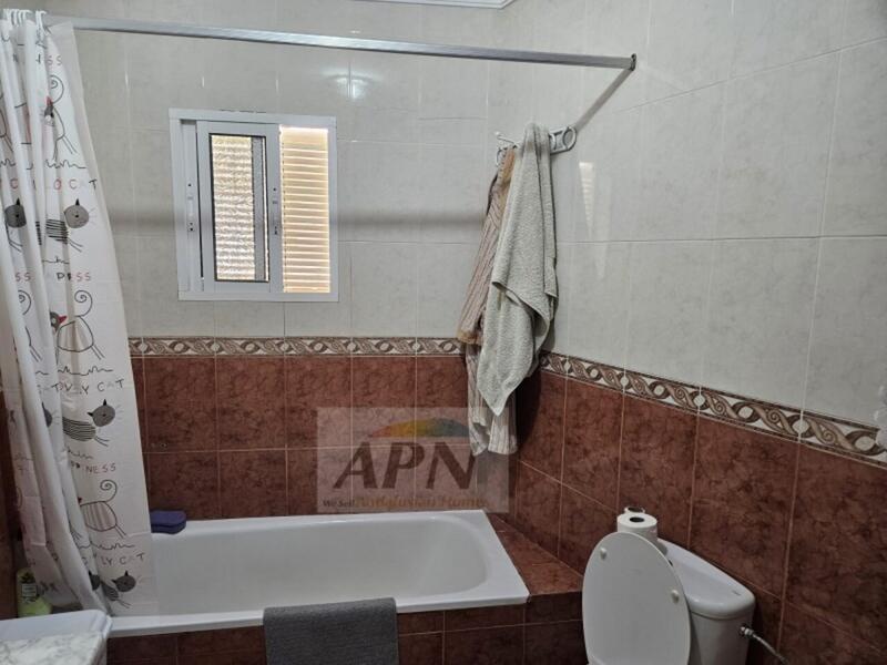 4 bedroom Townhouse for sale