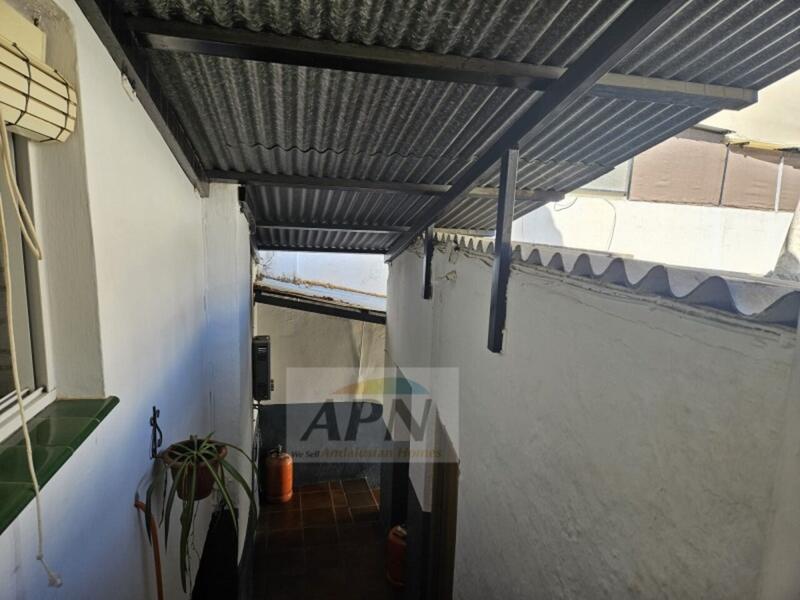 4 bedroom Townhouse for sale