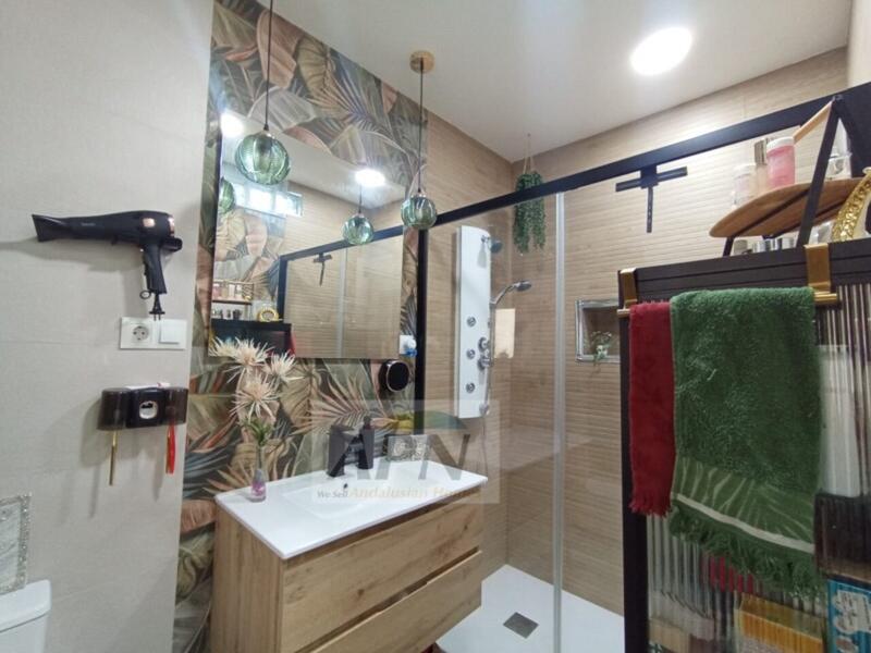 2 bedroom Townhouse for sale