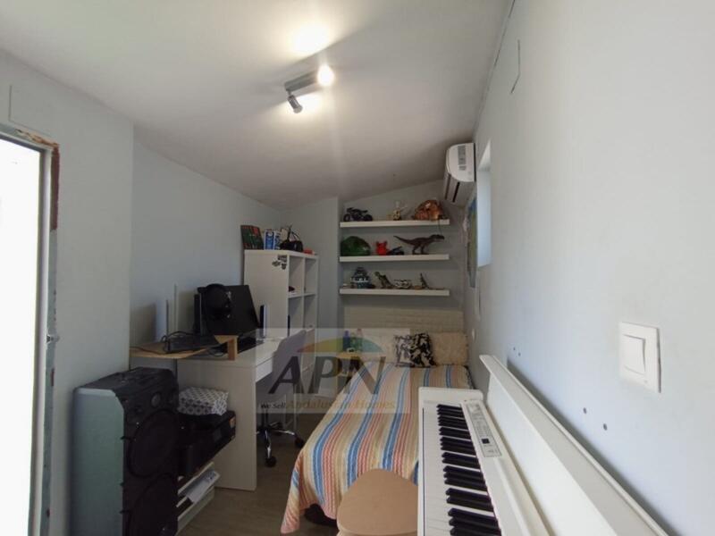 2 bedroom Townhouse for sale