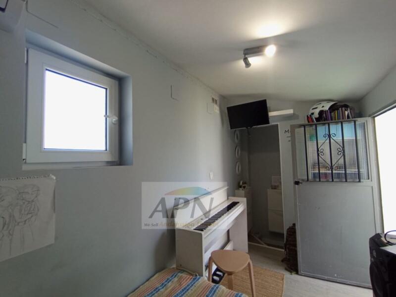 2 bedroom Townhouse for sale