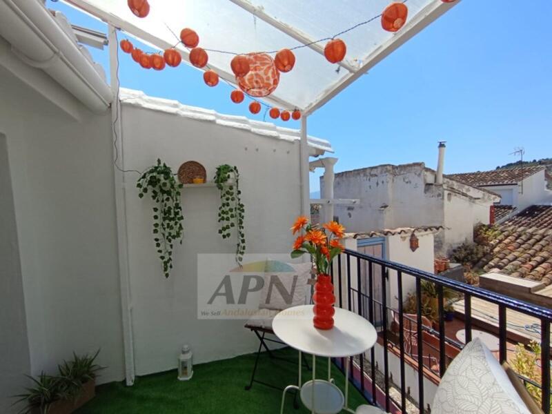 2 bedroom Townhouse for sale