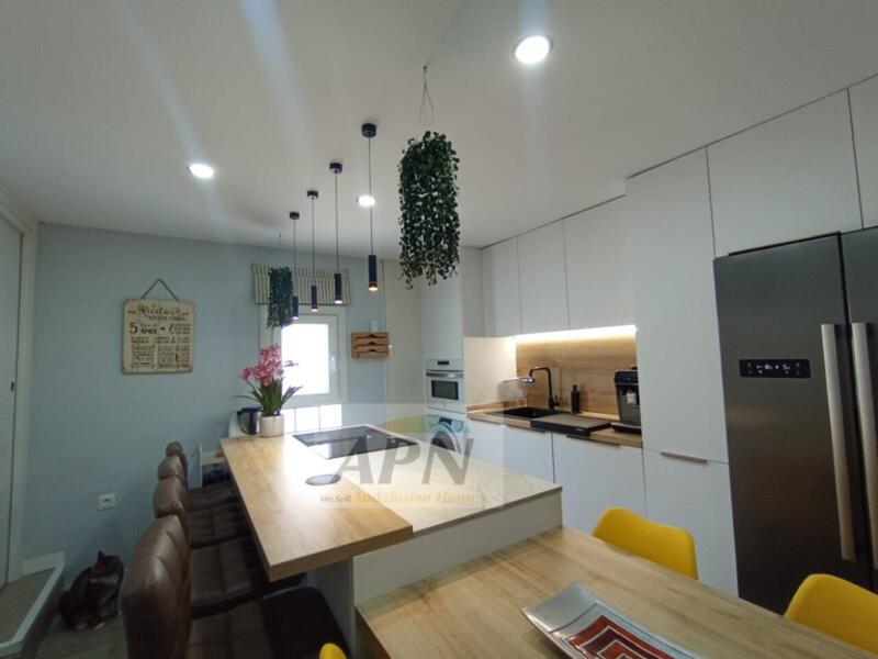 2 bedroom Townhouse for sale