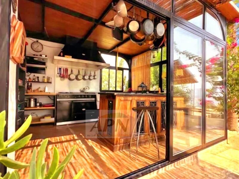 5 bedroom Country House for sale