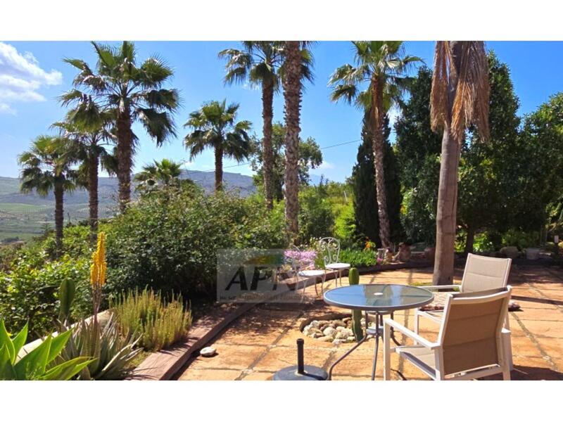 5 bedroom Country House for sale