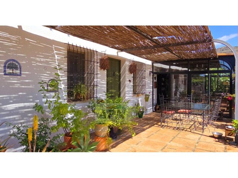 5 bedroom Country House for sale