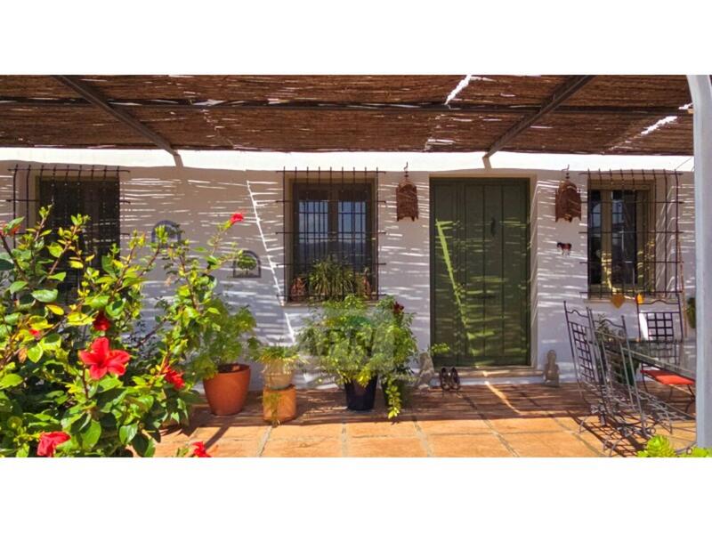 5 bedroom Country House for sale