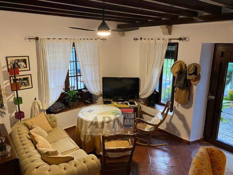 3 bedroom Country House for sale