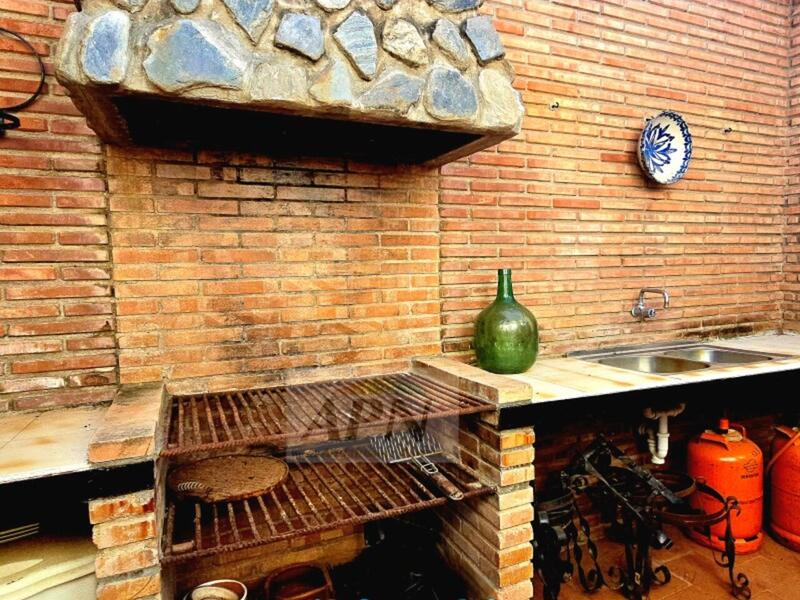 3 bedroom Townhouse for sale