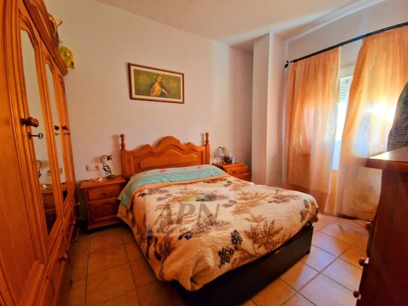 4 bedroom Townhouse for sale