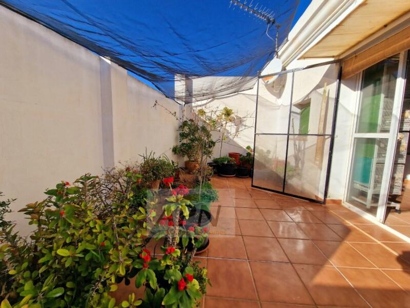 4 bedroom Townhouse for sale