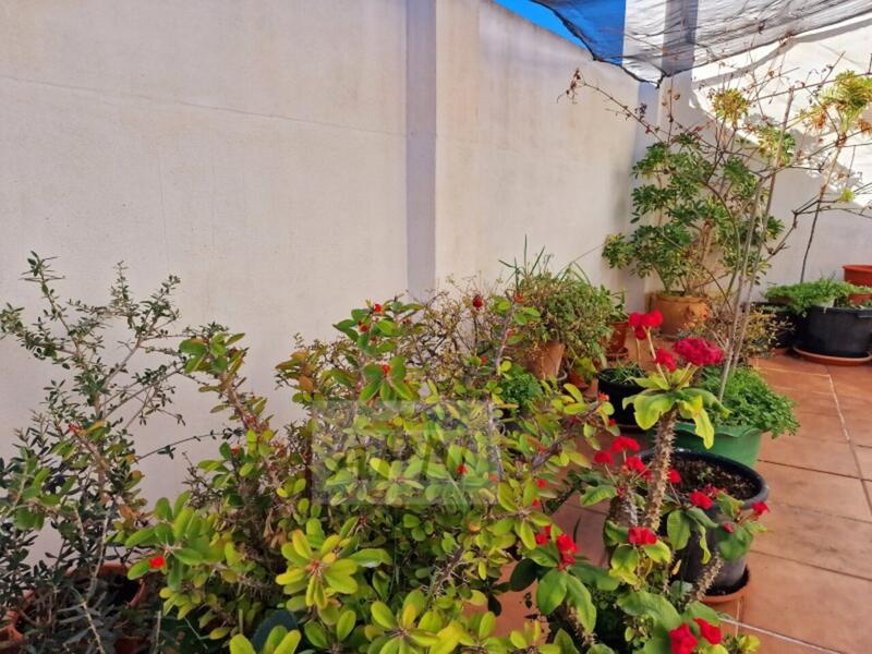 4 bedroom Townhouse for sale